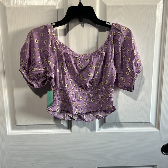 Abound Purple Josie Floral Crop Top....MSRP $25 - Picture 4 of 4